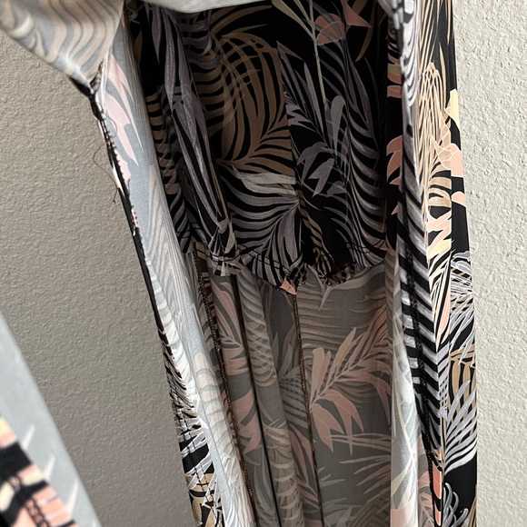 Fashion Nova palm print double slit dress - Picture 4 of 4